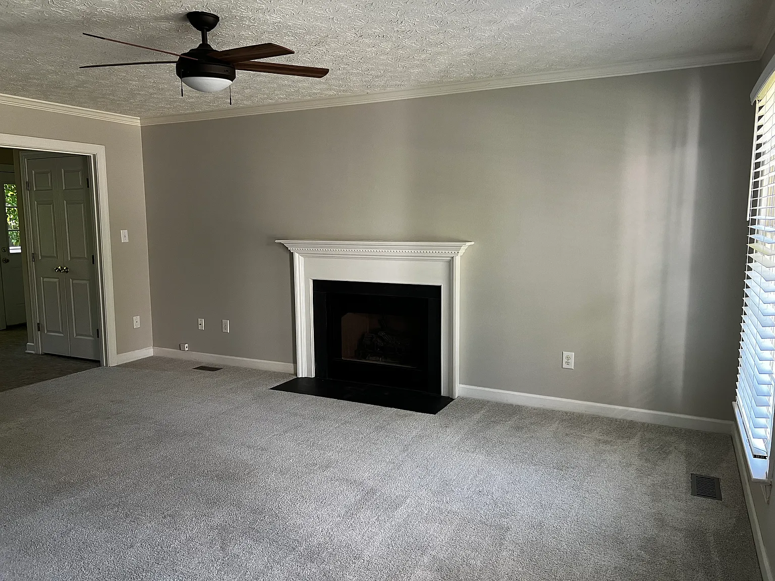 416 Pin Oak Rd — Photo 2