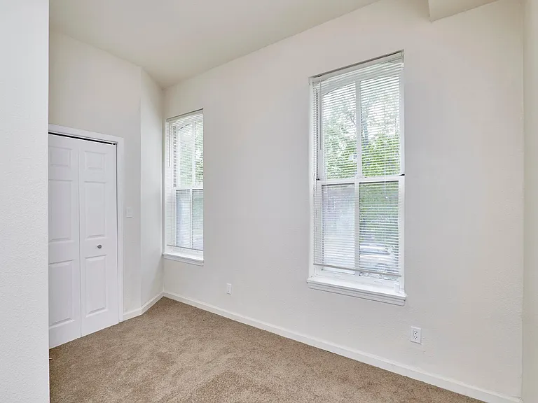 1421 N Park Pl — Photo 28