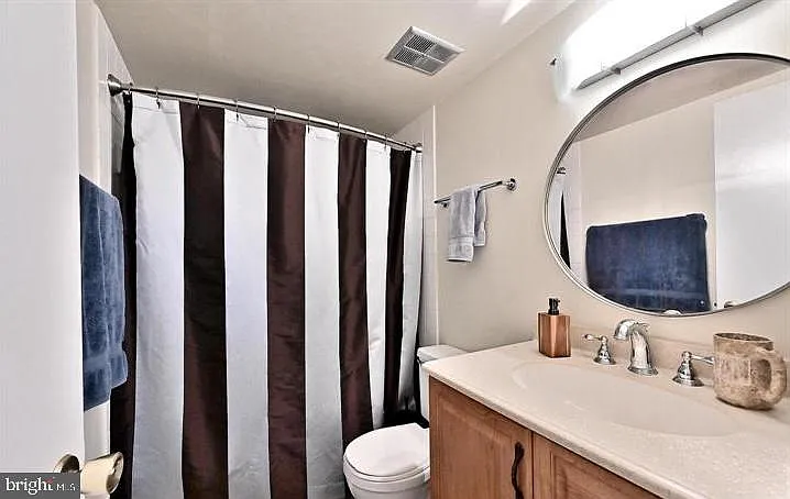 2212 S Randolph St #1 — Photo 20