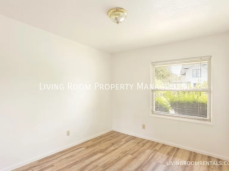 1410 N Webster St #2 — Photo 10