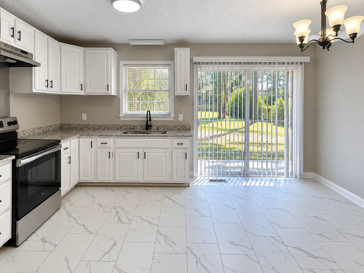 Charming Renovated 3-bedroom home in Southeast Columia. $500 Off First Month's Rent Move-In Special! — Photo 2