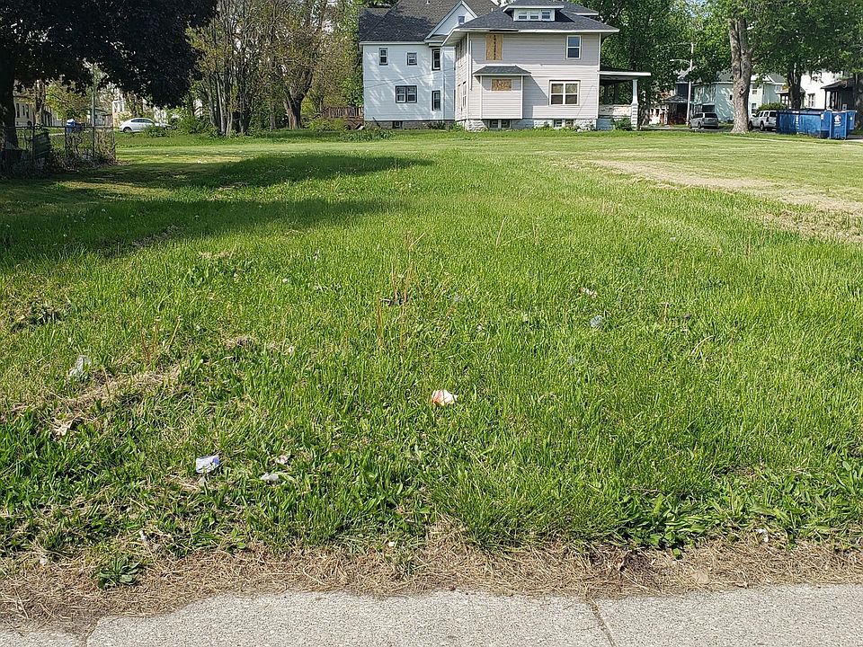 2nd image of 916 E Court St