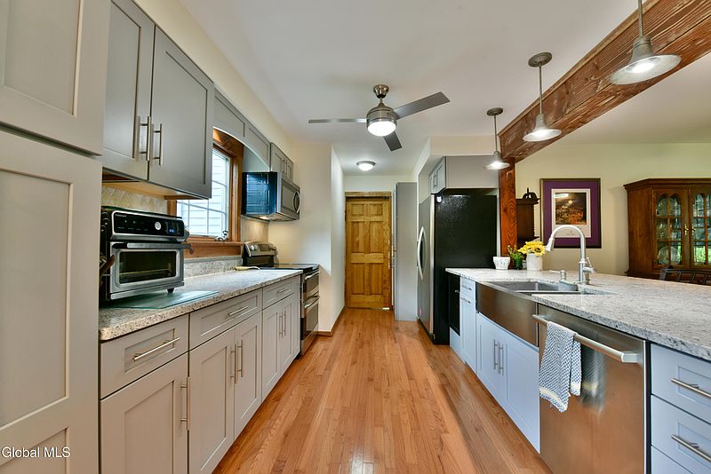 5th image of 63 Edgewood Drive