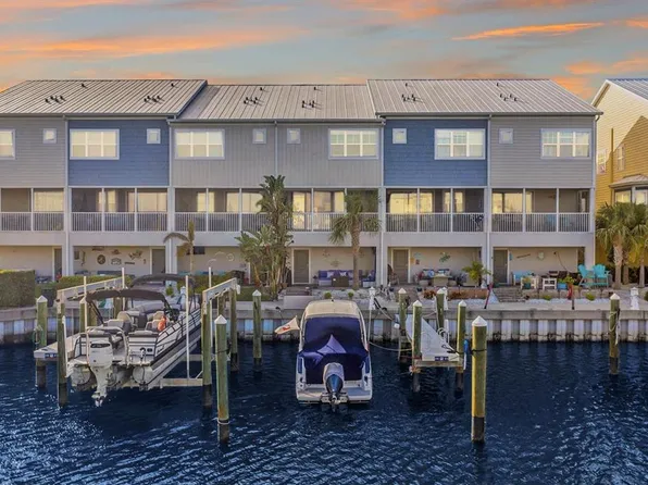 6064 Moorings Dr S, Saint Petersburg, FL 33712