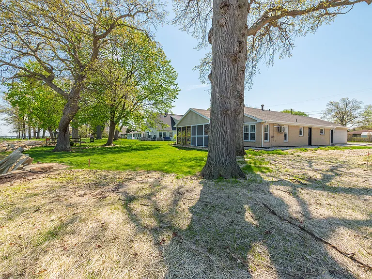 3844 Edgewater Blvd — Photo 39