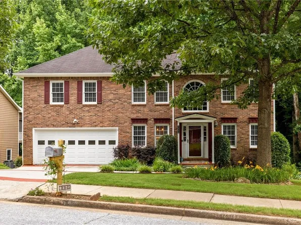 3065 Oak Meadow Dr, Snellville, GA 30078