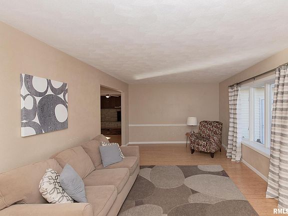4th image of 341 W Park View Dr