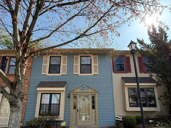 266 Gloucester Court, Aberdeen, NJ 07747