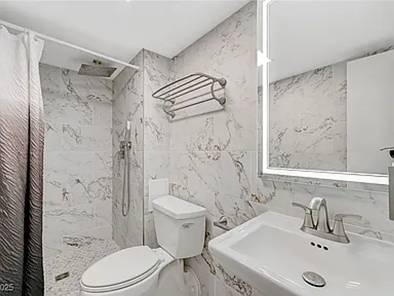 3930 University Center Dr #806 — Photo 16