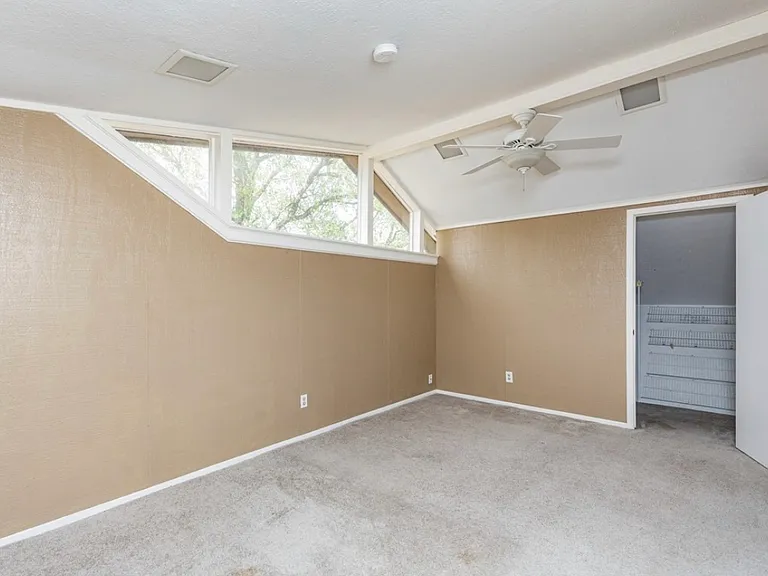 3935 Monta Dr — Photo 24