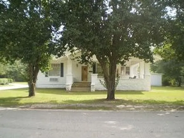 224 Ridge St, Bishopville, SC 29010