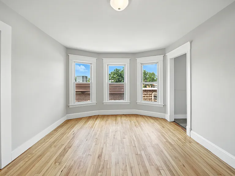 12-14 Kendall St #2 — Photo 5