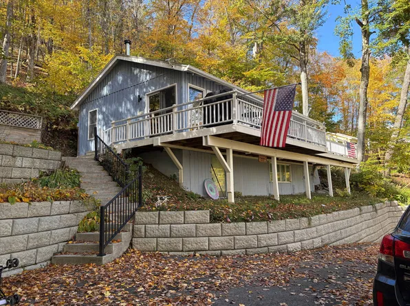 157 Upper Road Way, Cambridge, NY 12816