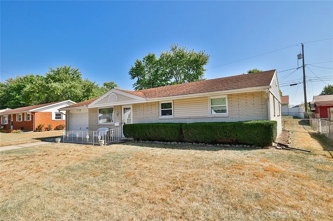 210 Zimmerman St photo 1