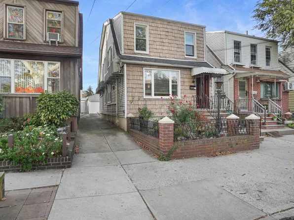 5256 73rd St, Maspeth, NY 11378