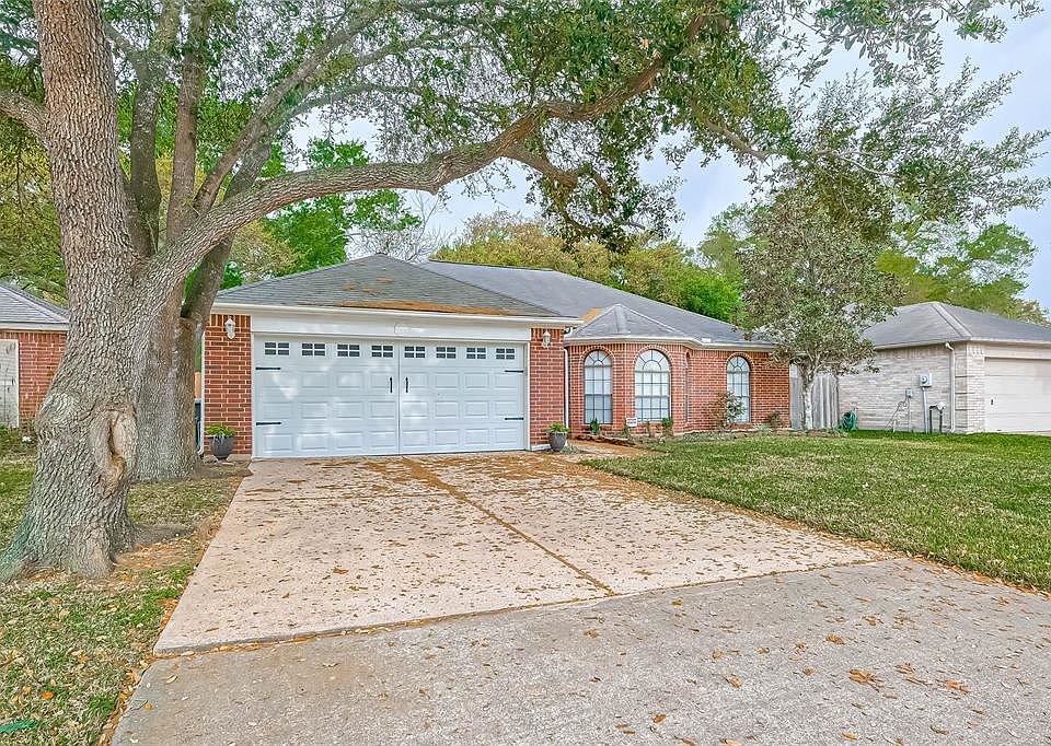 1st image of 2625 Village Way Dr