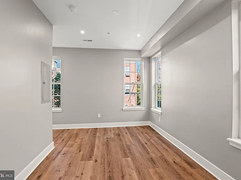 150 Fairmount Ave #2 — Photo 8