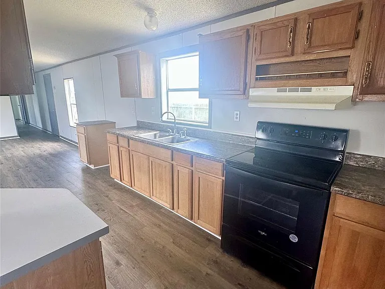 2523 Oyster Creek Bnd — Photo 5