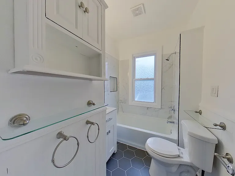 92 Pearl St #2 — Photo 5