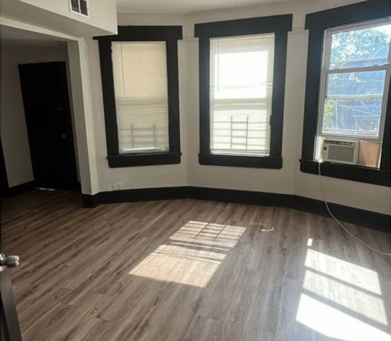 3 bed, $2,400 — Photo 4