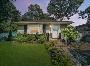 199 Cheltenham Rd, West Babylon, NY 11704