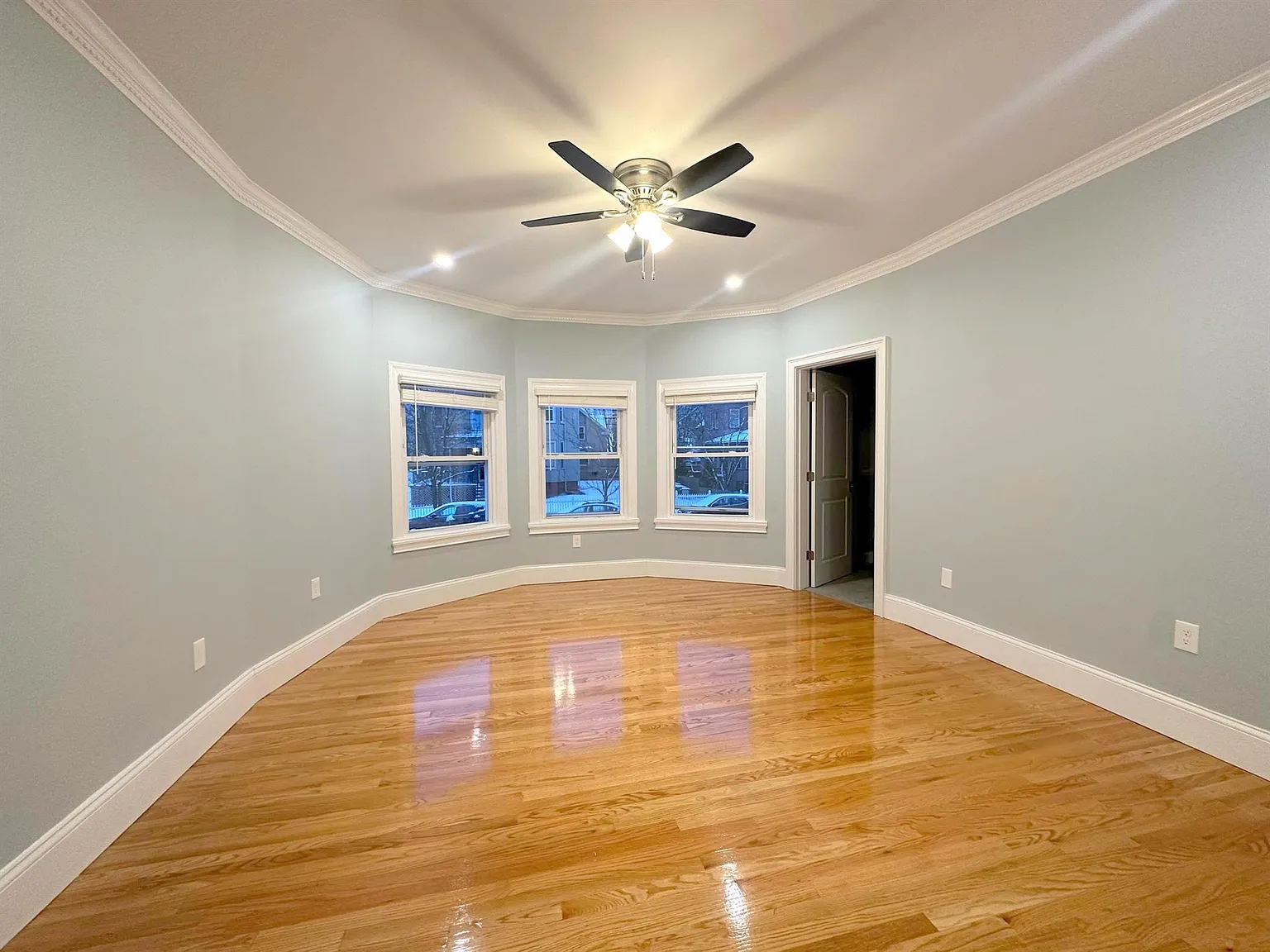3 bed, 1500 sqft, $4,400 — Photo 4
