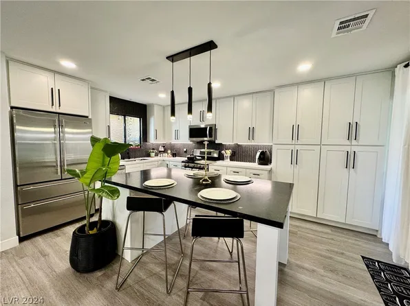 7807 Canoe Ln #7807, Las Vegas, NV 89145