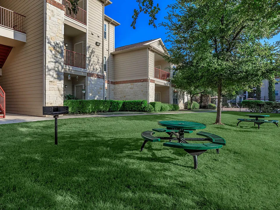 Scenic Picnic Area at Willowbend Apartments - San Antonio, TX