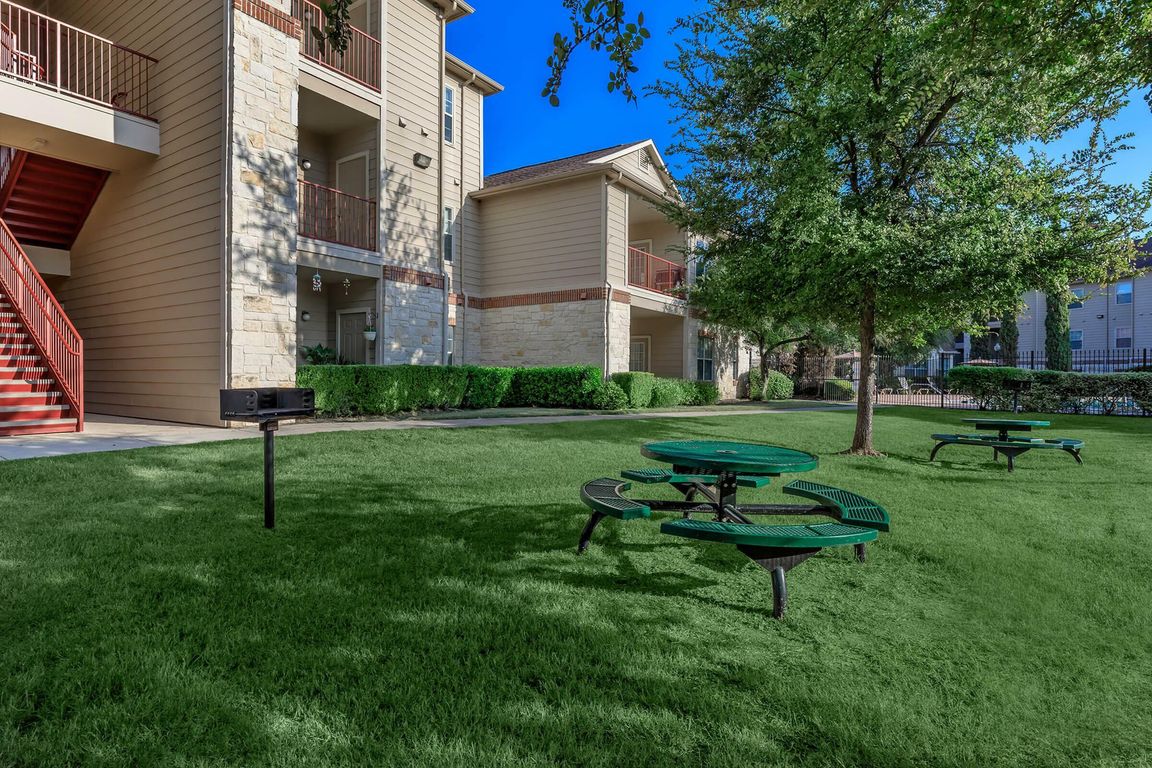 Scenic Picnic Area at Willowbend Apartments - San Antonio, TX