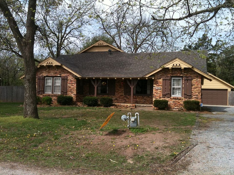Front with detached garage