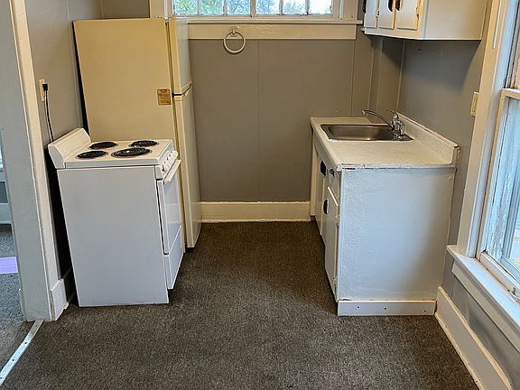 3rd image of 124 E Prescott Ave APT 4