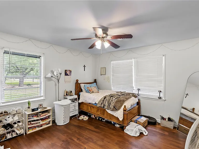 906 Gilchrist Ave — Photo 20