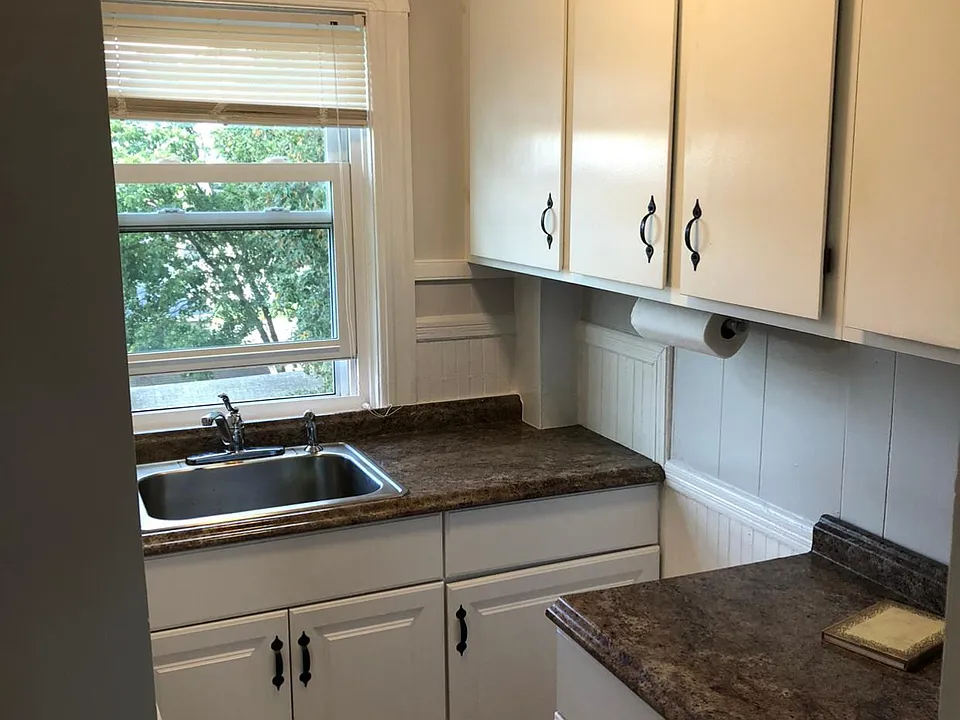 993-995 York Ave #3