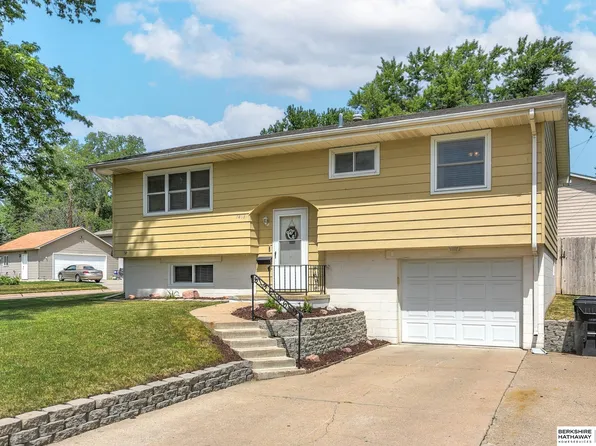 7418 Park View Blvd, La Vista, NE 68128