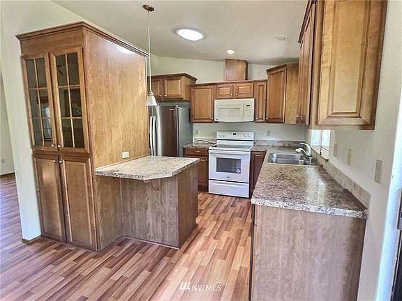 2nd image of 3637 Wendell Ave SE