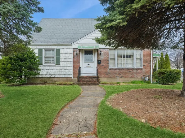 2021 Franklin Avenue, East Meadow, NY 11554