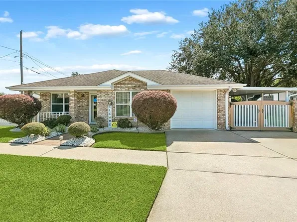2 Woodchase Ct, Violet, LA 70092