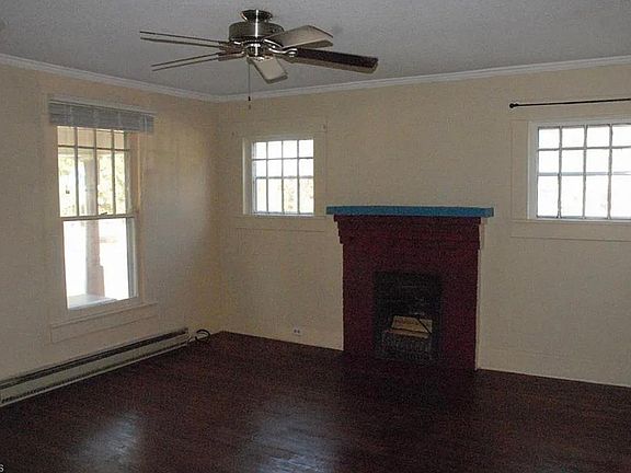 5th image of 701 W Terrell St
