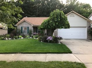 17252 Pennsylvania Heights Dr #11, Brownstown, MI 48174