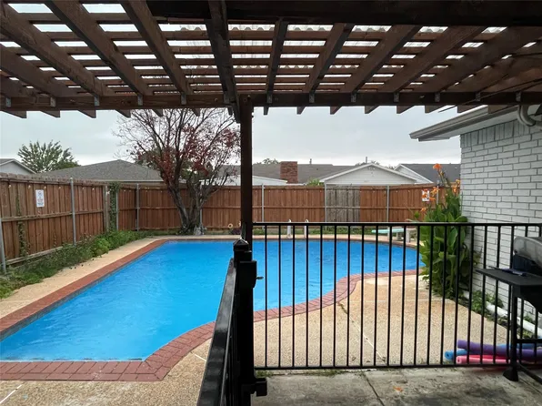 2926 Red Gum Rd, Garland, TX 75044
