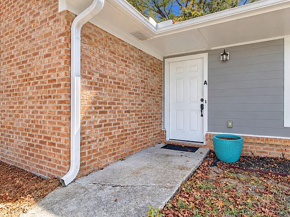 4th image of 1333 Fort Johnson Rd #A