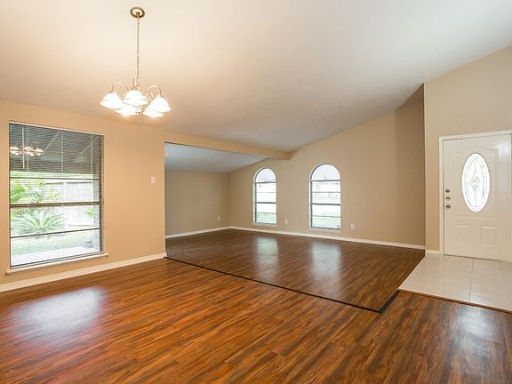 3rd image of 16815 Castle Fraser Dr