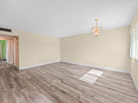 3rd image of 233 Monaco Boulevard E
