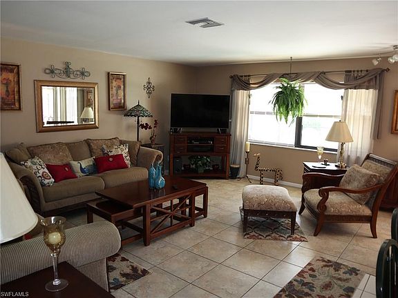 4th image of 908 SE 21st Pl