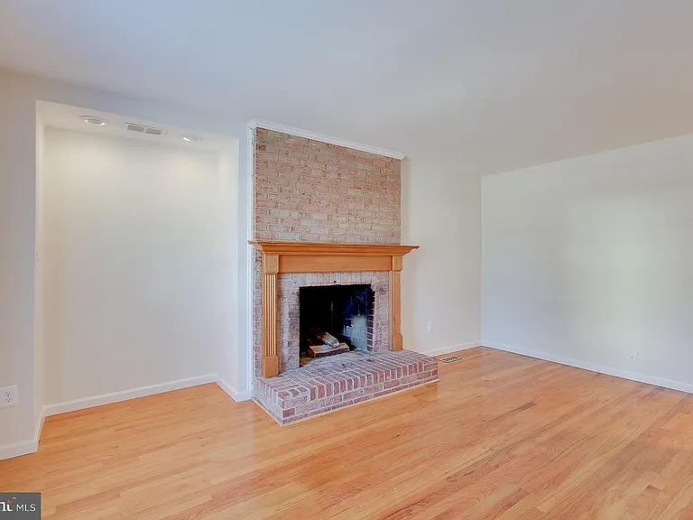 5400 Hampton Forest Way — Photo 12