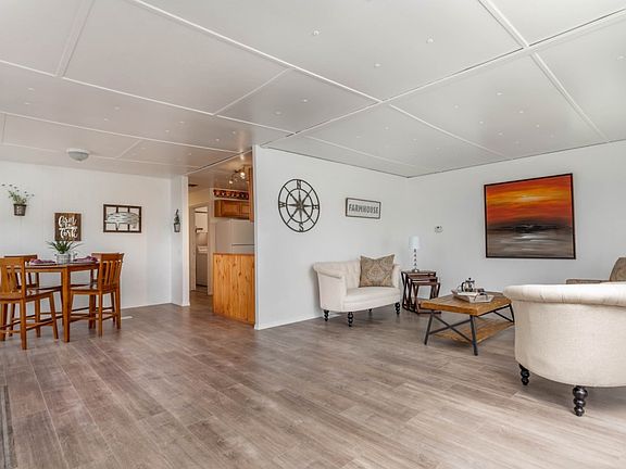 4th image of 820 N Oak Harbor St #34-TRAILER