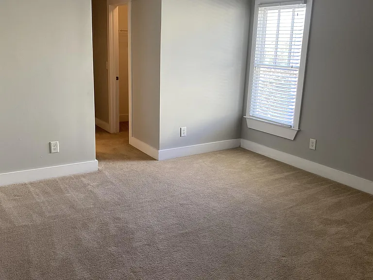 1641 Carriage Ridge Dr — Photo 8