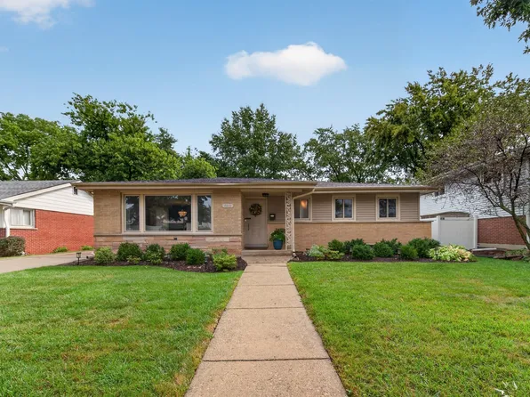863 S Cedar Ave, Elmhurst, IL 60126