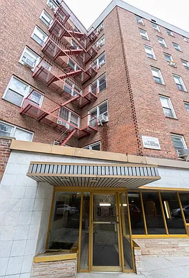 Rented by RealTegrity NY LLC | media 54