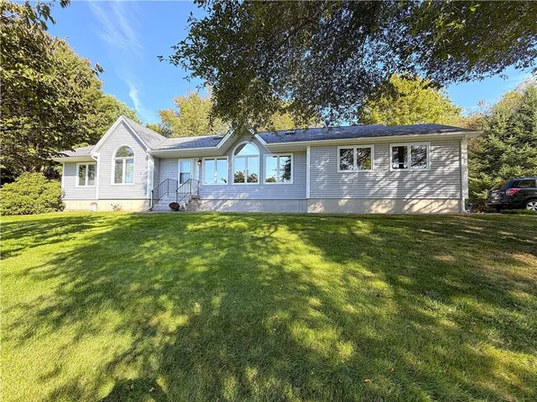 398 Sampan Ave, Jamestown, RI 02835
